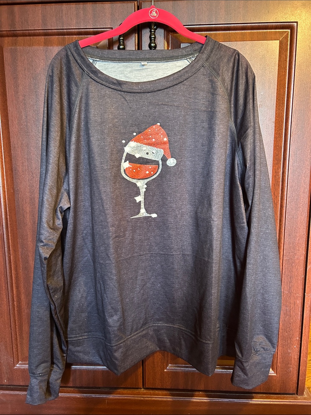 Source Unknown Black Holiday Wine Glass Graphic Sweatshirt
